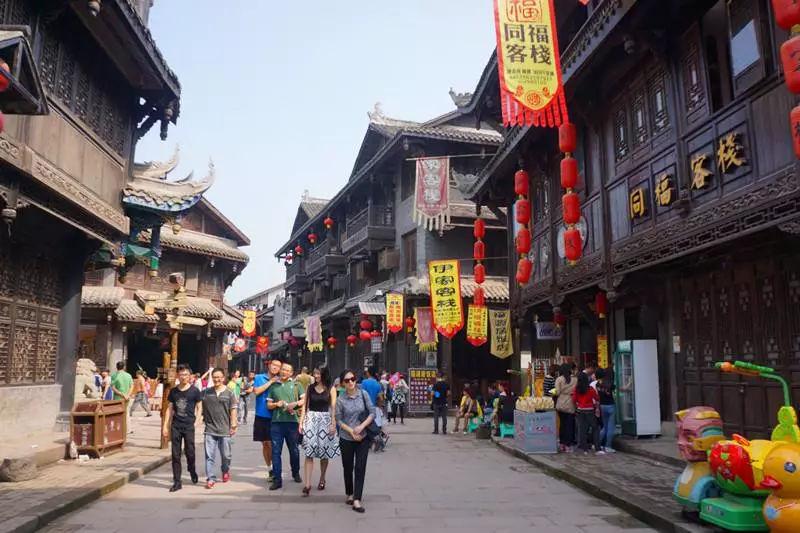 她是红楼梦晴雯扮演者,被丈夫宠爱23年,晚年负债累累无家可归